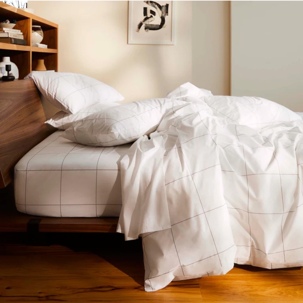 NWT Brooklinen in packaging Luxe fitted queen sheet window pane